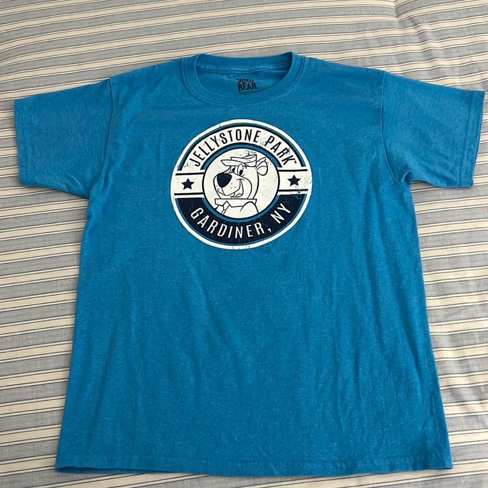 YOGI BEAR Jellystone Park tee. Size YM